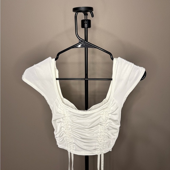 PrettyLittleThing White Ruched Crop Top - Picture 1 of 2